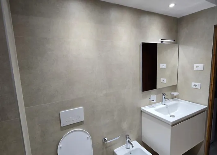 Siar Ali Demi Apartamento